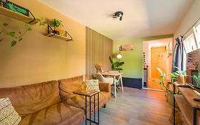 Tiny house - fietsverhuur, eigen keuken en badkamer